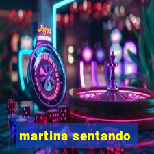 martina sentando